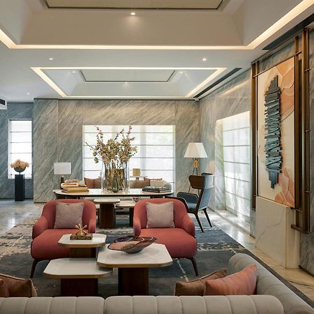 Astoria Hotel Мумбай Екстериор снимка