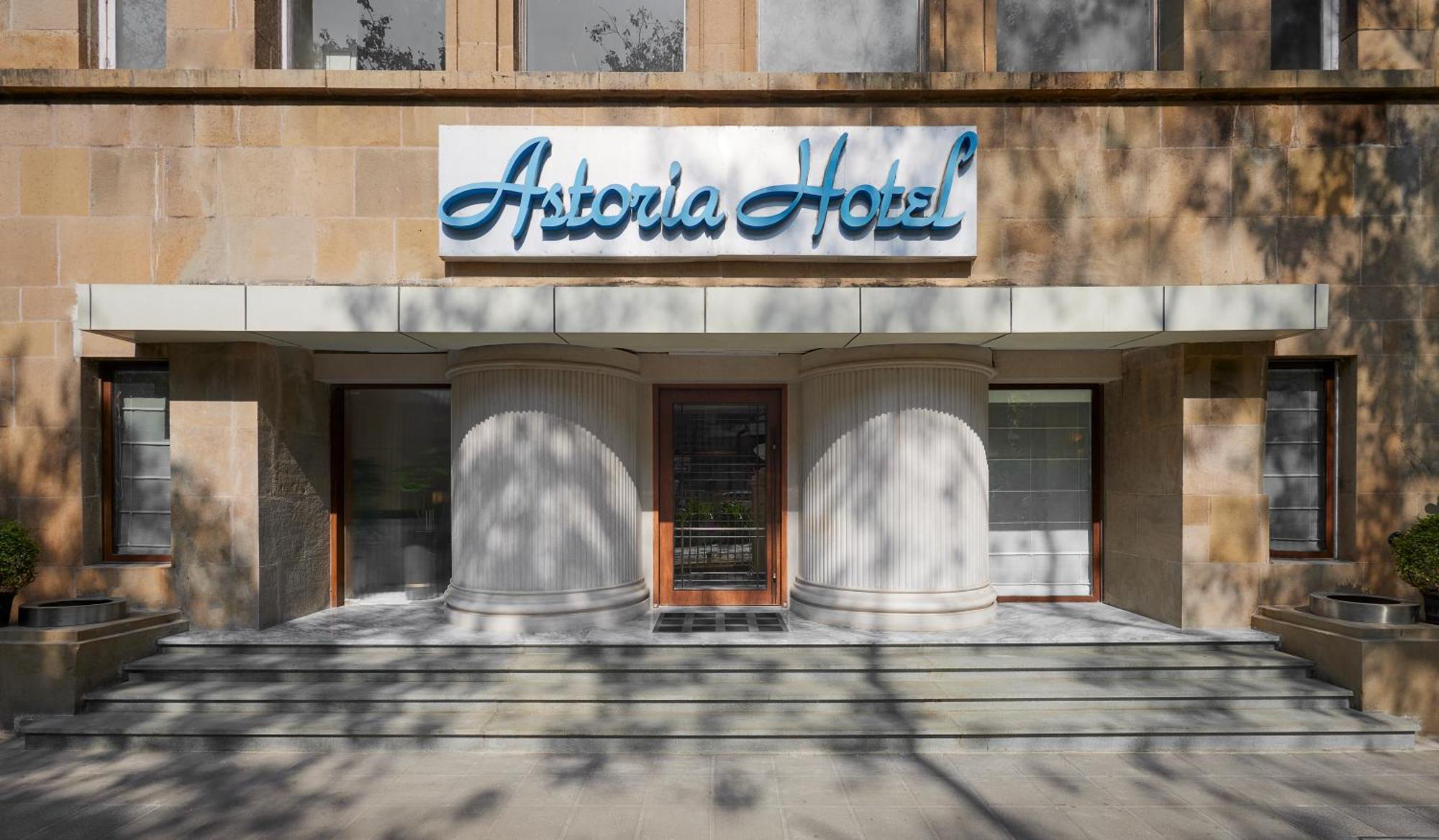 Astoria Hotel Мумбай Екстериор снимка